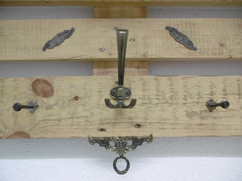 Palette Garderobe Natur