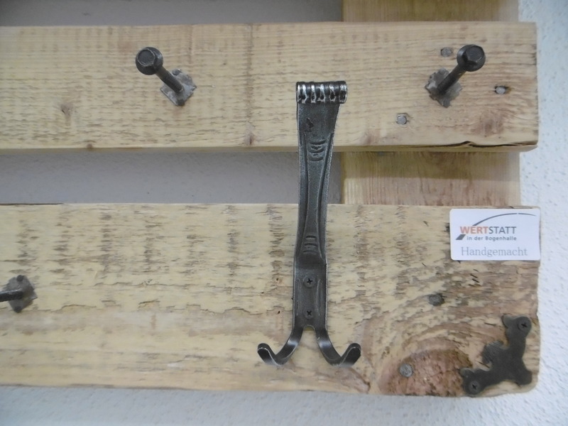 Palette Garderobe Natur